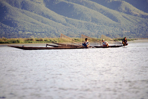 Myanmar---Inle-Lake-Fishermen-2.jpg