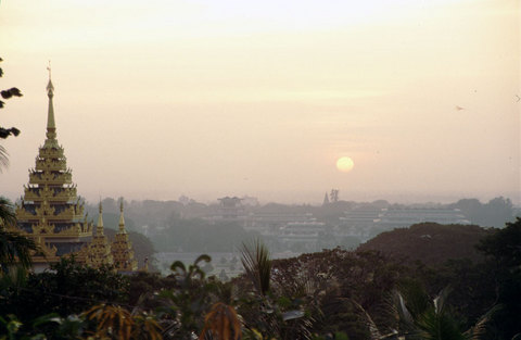 Myanmar---Shwedagon-2.jpg