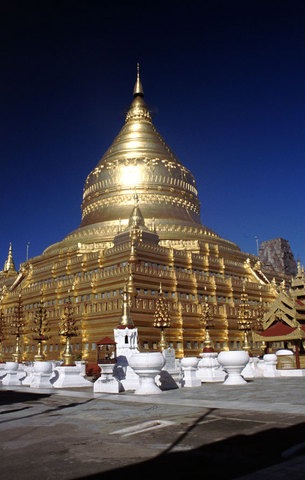 Myanmar---Shwezigon-Paya-Ba.jpg